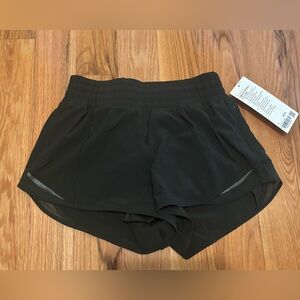 Lululemon Hotty Hot Shorts NWT Size 4